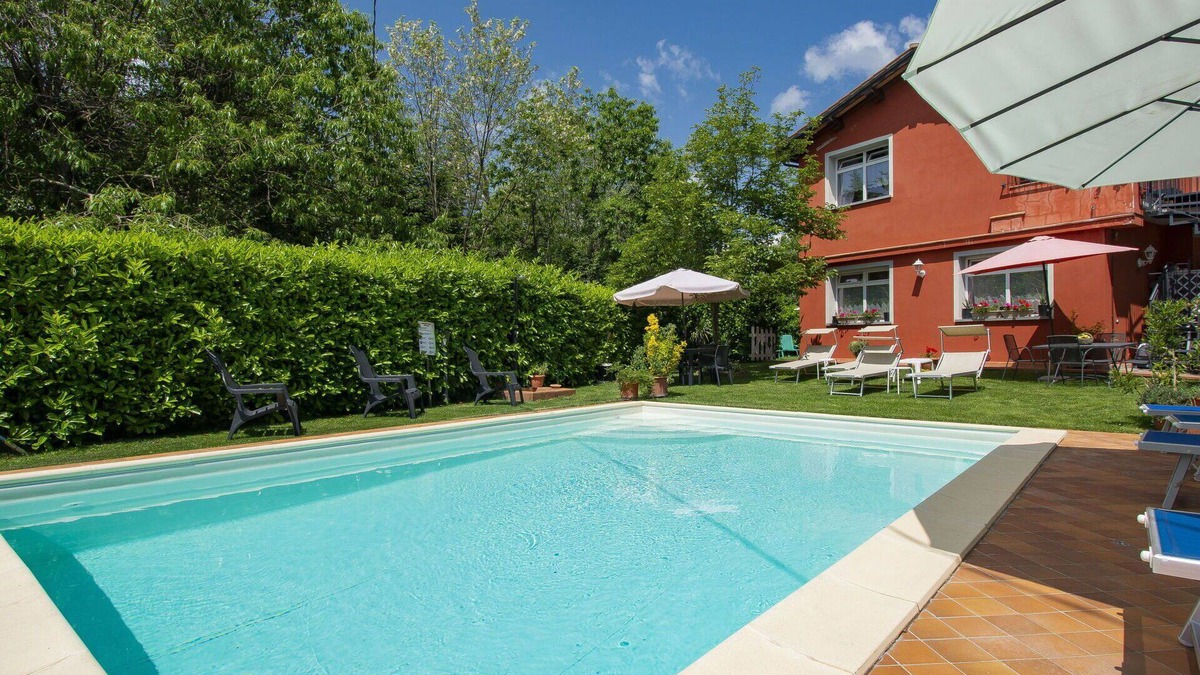 Marliana Apartment | Cosy apartment for 7 people with pool, WIFI, TV, terrace, pets allowed and parking