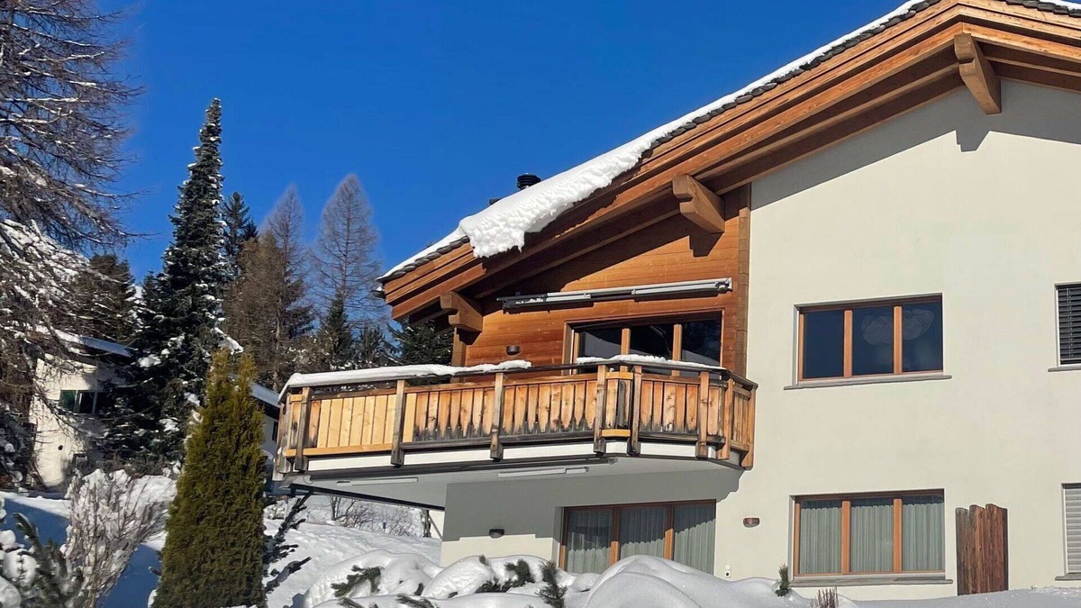 Lenzerheide Apartment | Cosy apartment for 8 guests with WIFI, TV and balcony