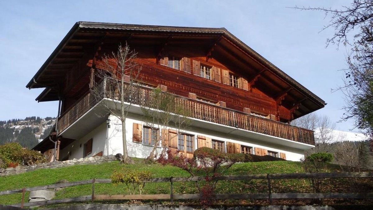 Lenk Apartment | Cosy apartment for 8 guests with WIFI, balcony and pets allowed