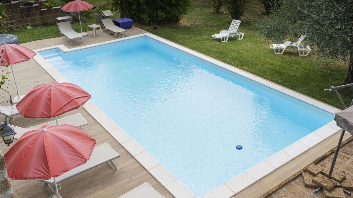 Corchiano Apartment | Cosy apartment for 8 guests with WIFI, pool, TV, patio, pets allowed and parking