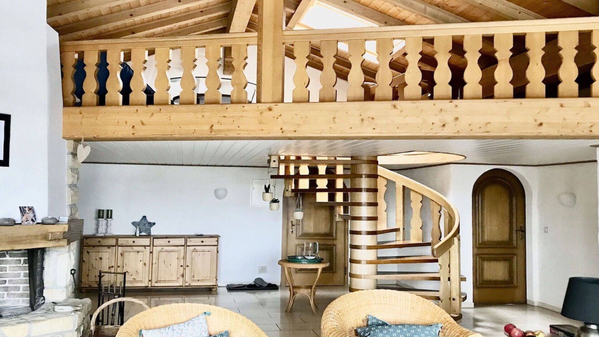 Mitloedi Apartment | Cosy apartment for 8 people with WIFI, TV, balcony and pets allowed