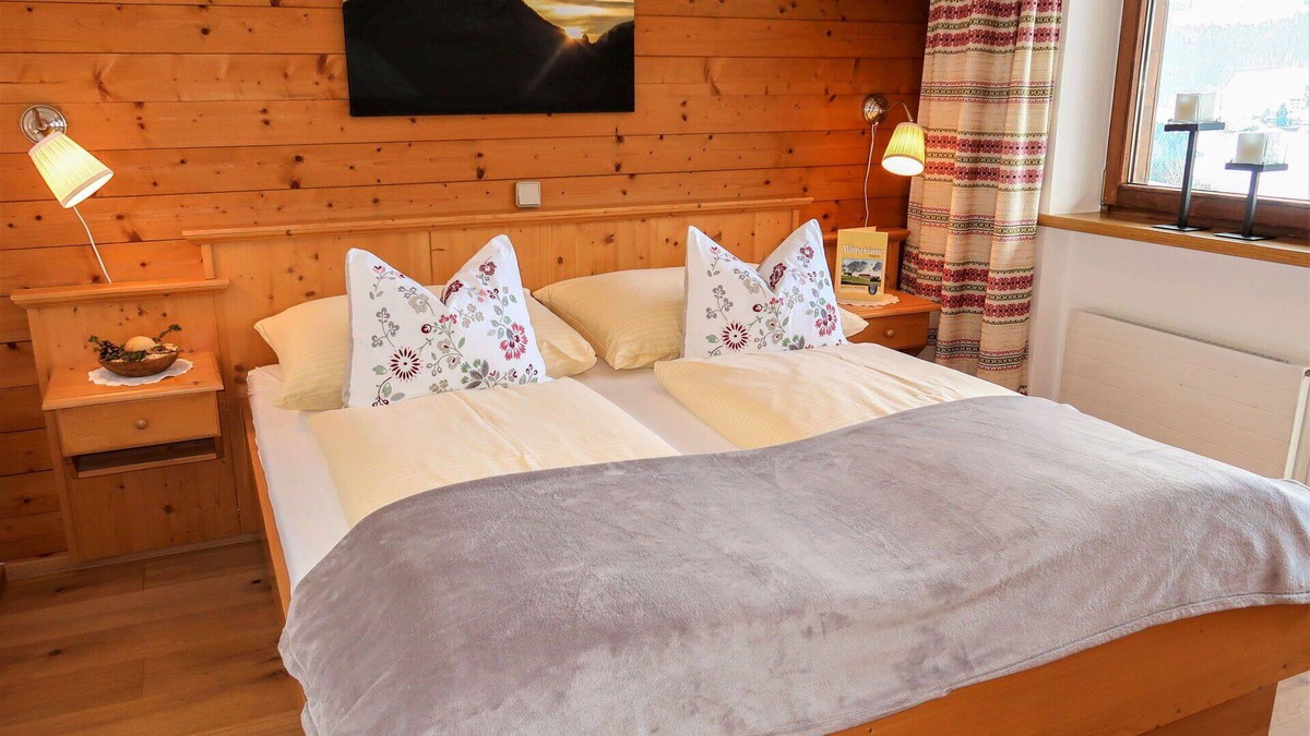 Wildschoenau Apartment | Cosy apartment for 2 guests with WIFI, TV and patio