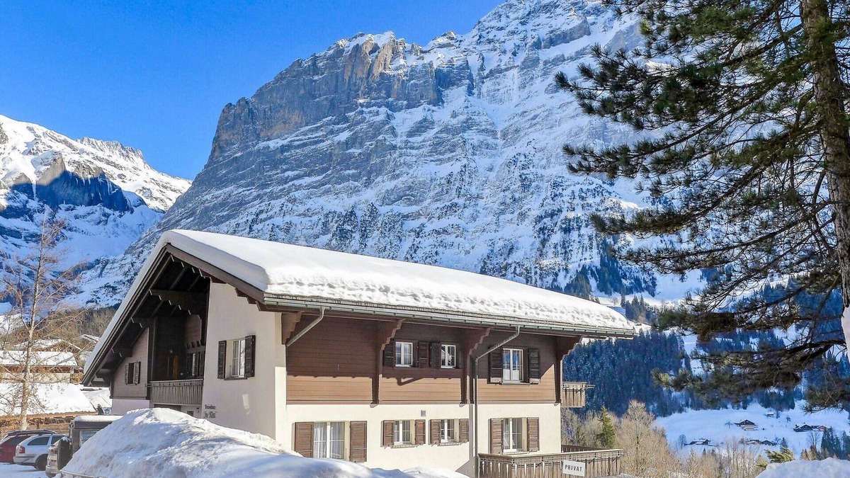 Grindelwald Apartment | Cosy apartment for 5 guests with WIFI, TV, balcony and parking