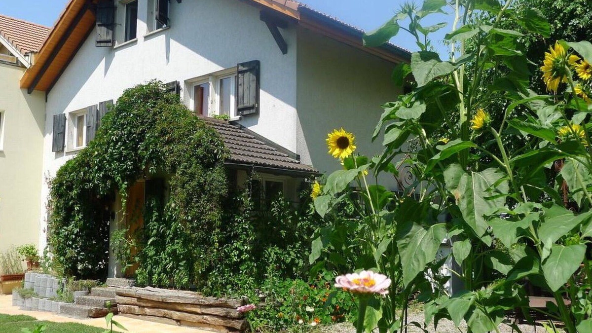 Steffisburg Apartment | Cosy apartment for 8 guests with WIFI and TV