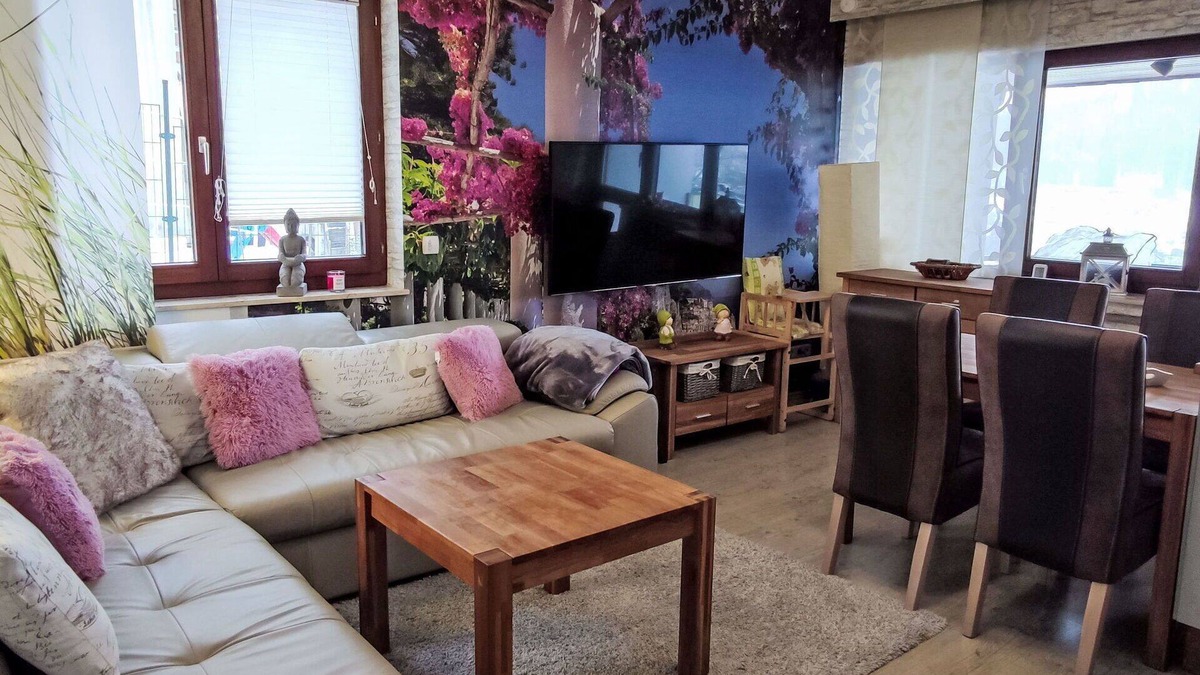 Niedersfeld Apartment | Cosy apartment for 5 guests with WIFI, TV, balcony and parking