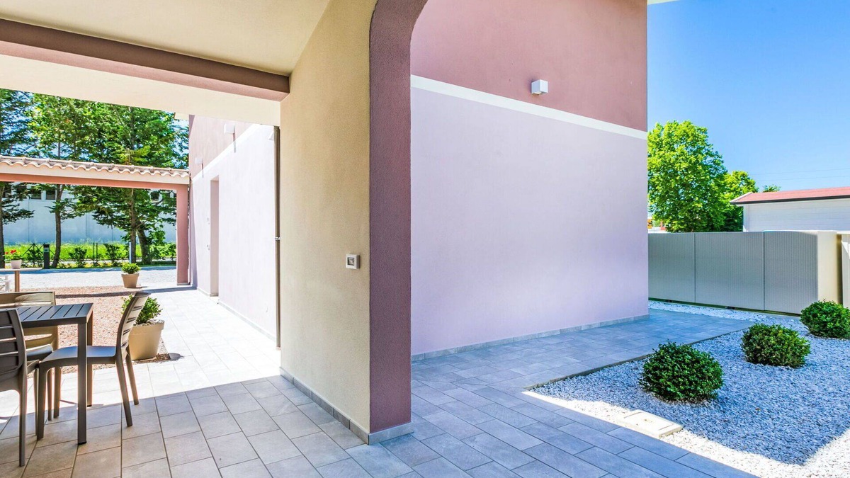 Cecina Apartment | Cosy apartment for 7 people with private pool, WIFI, A/C, TV, terrace, pets allowed and parking