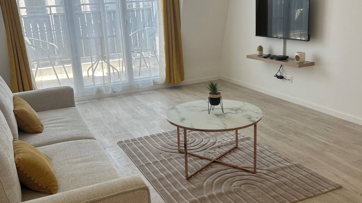 Le Blanc-Mesnil Apartment | Cosy apartment with balcony near Paris
