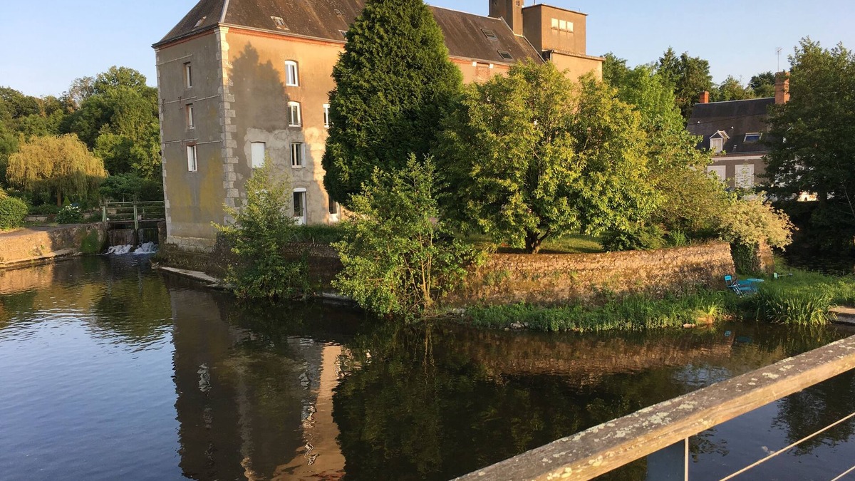 Marboue Apartment | Cosy apartment in a riverside mill