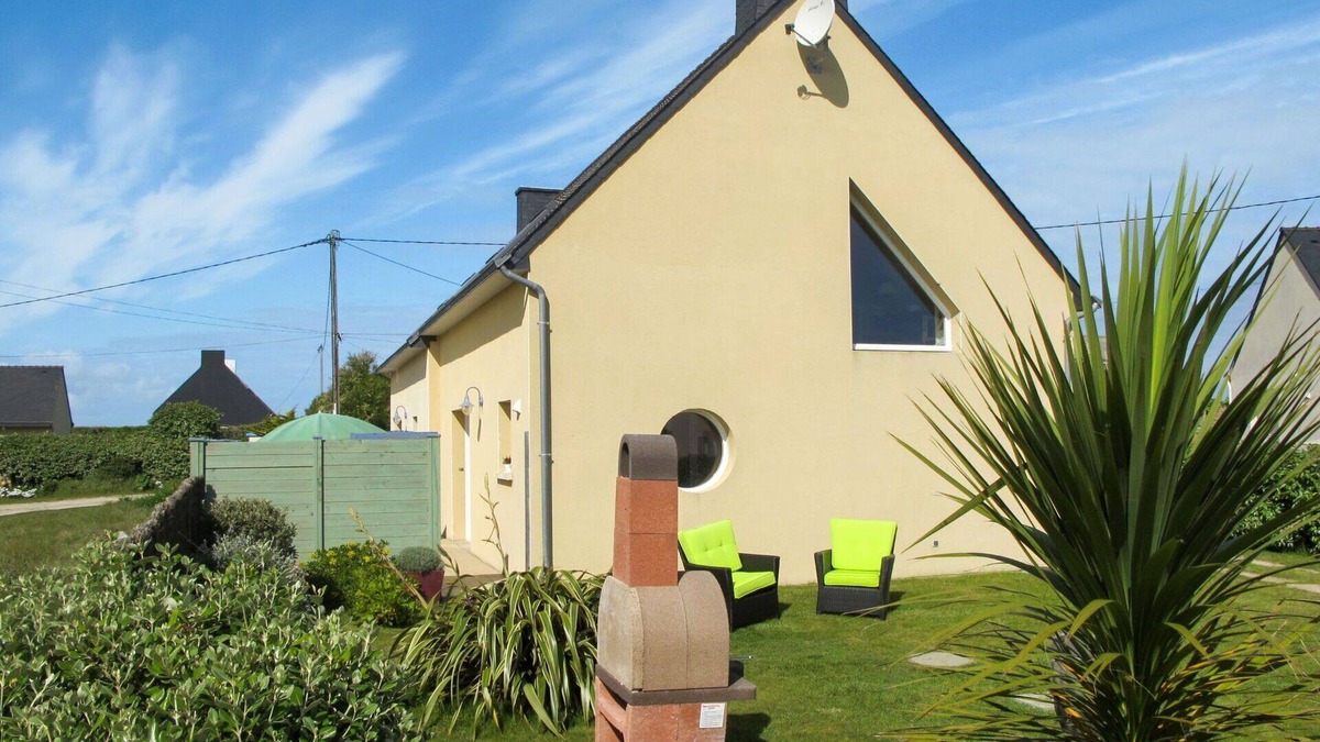 Kerlouan House | Cosy apartment in villa for 5 people with TV and terrace