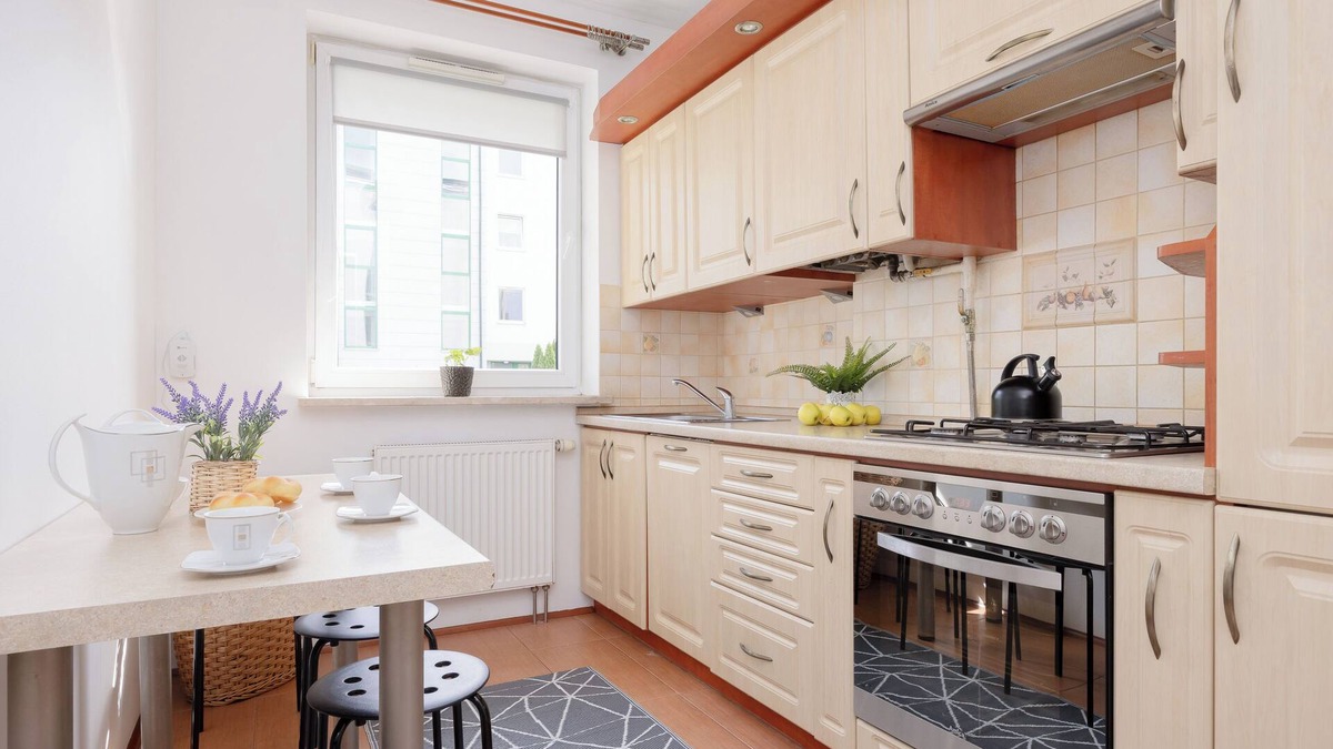 Piaseczno Apartment | Cosy Apartment in Piaseczno by Renters