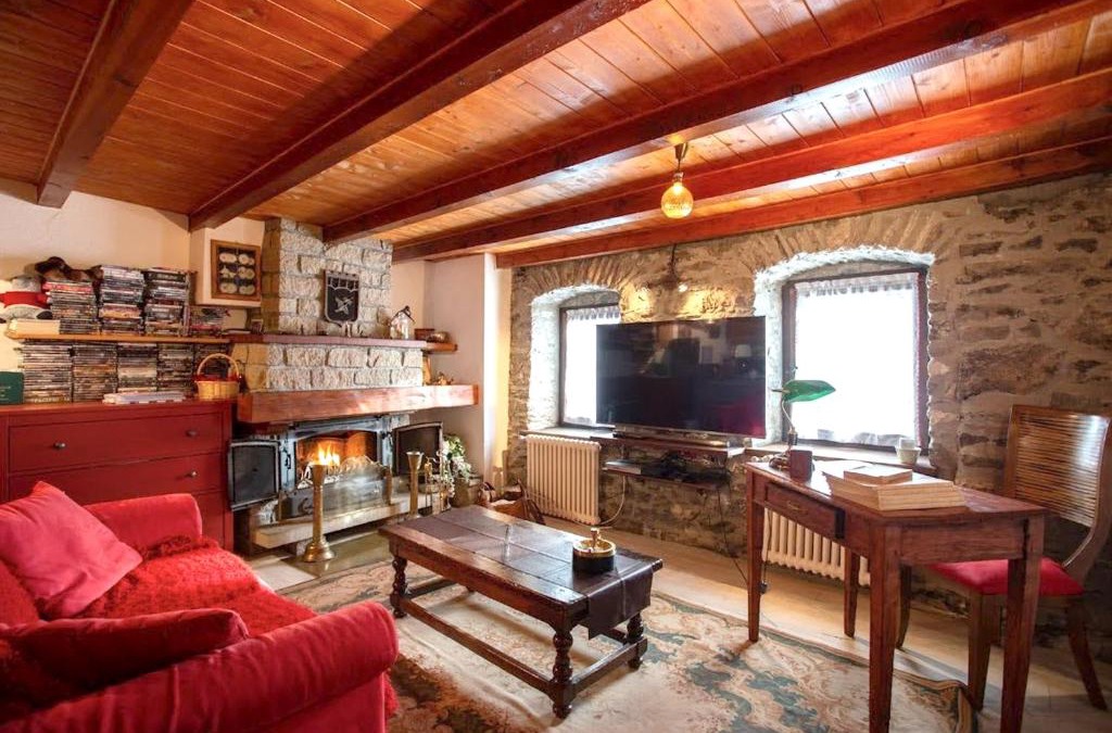 Saint-Nicolas Apartment | Cosy Apartment in Saint Nicolas, 40 m², fireplace and garden