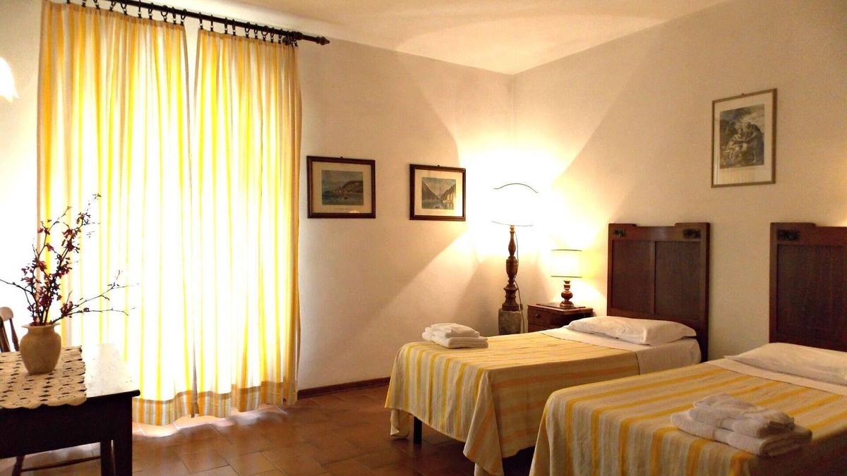 Scarperia e San Piero Villa | Cosy apartment in villa for 6 guests with pool, WIFI, TV, panoramic view and parking