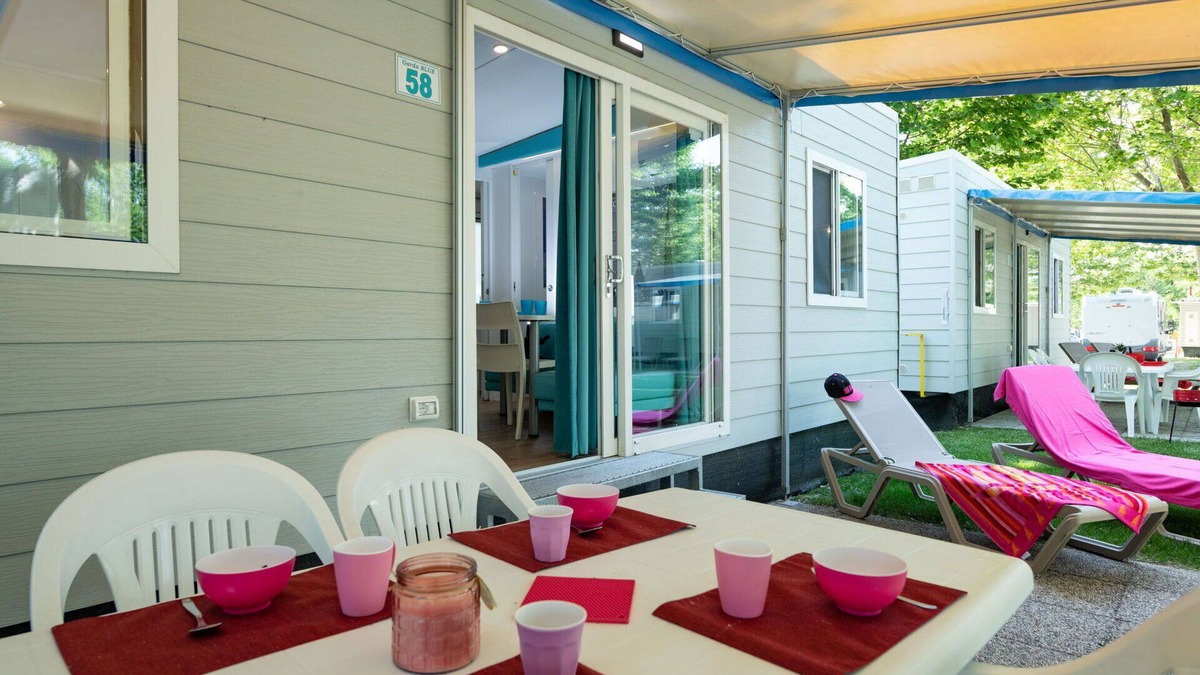 Sirmione House | Cosy apartment in villa for 5 people with A/C, pool, WIFI, TV, patio, pets allowed and parking