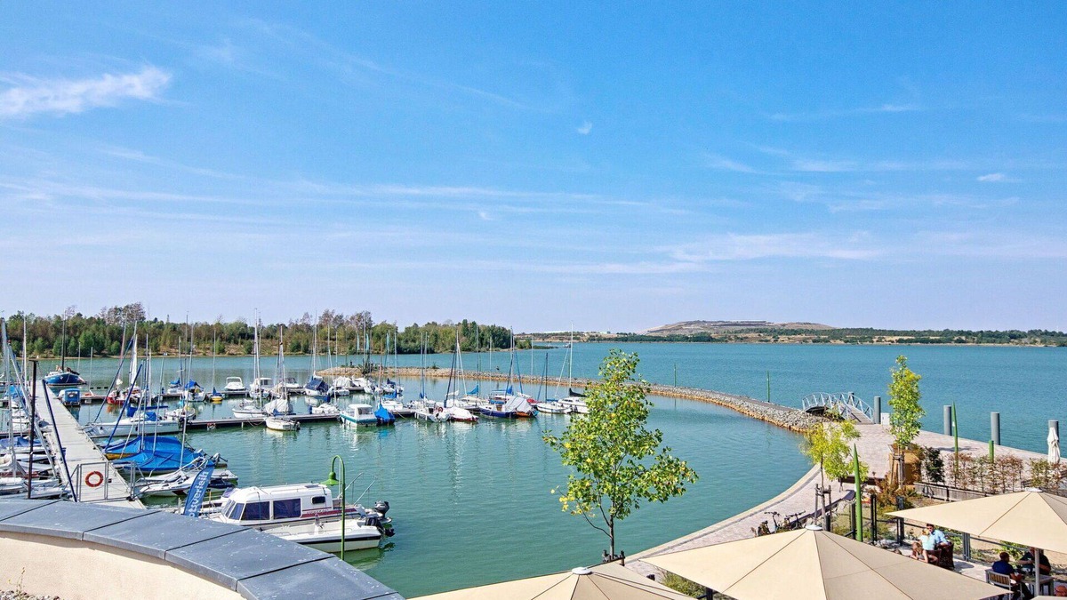 Grossposna House | Cosy apartment in villa for 2 people with WIFI, TV, terrace, pets allowed and parking