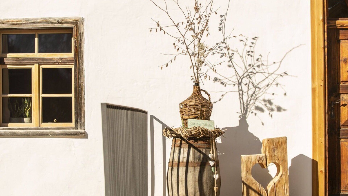 Kauns Villa | Cosy apartment in villa for 3 guests with WIFI, patio and parking