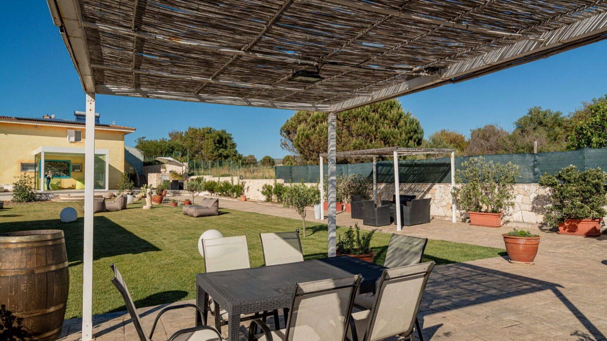 Eden Beach Villa | Cosy apartment in villa for 11 people with pool, A/C, WIFI, TV, patio, pets allowed and parking