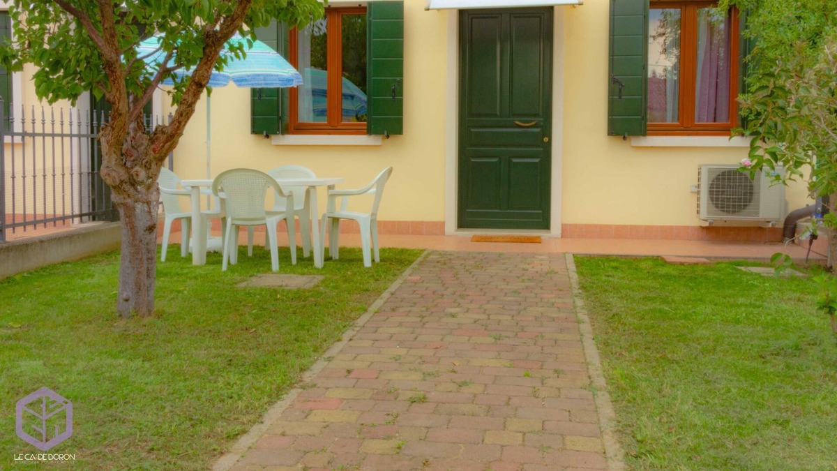 Montagnana Apartment | Cosy Apartment “Le Cà De Boron Jasmine Apartment” near Historical Centre with Wi-Fi & Garden; Parking Available