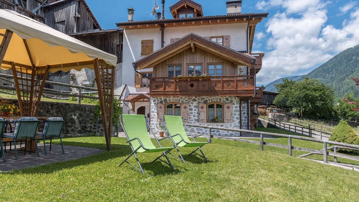 Almazzago Apartment | Cosy Apartment "Maso Margherita - Ara" with Balcony, Garden & Wi-Fi