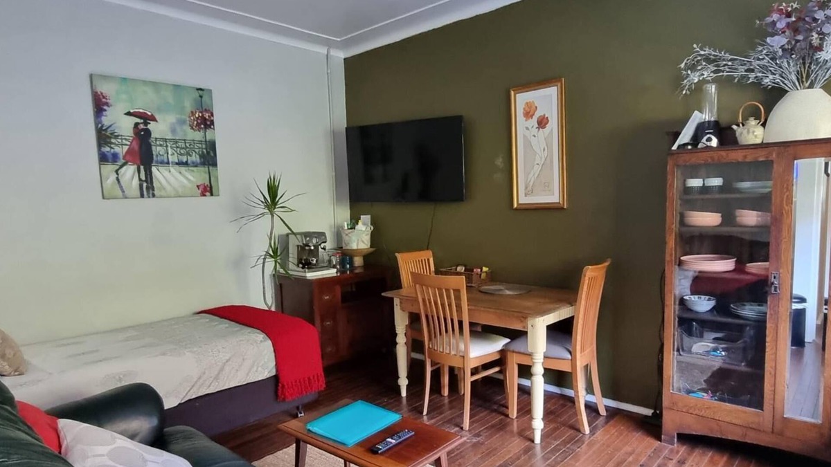 Greenhills Beach Apartment | Cosy Apartment Near Wanda Beach & Cronulla Golf Course - 5 Minute Walk