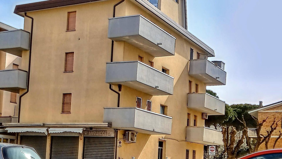 Lido Adriano Apartment | Cosy apartment with balcony