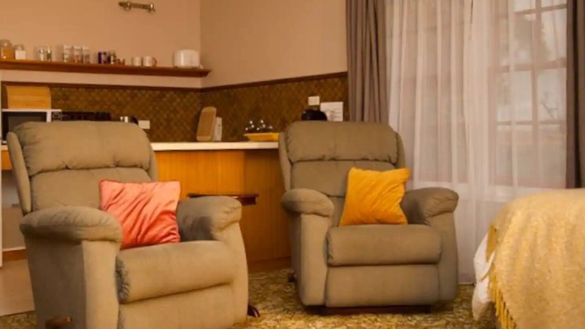 Evandale Apartment | Cosy apartment with country views. A short walk to the town centre.