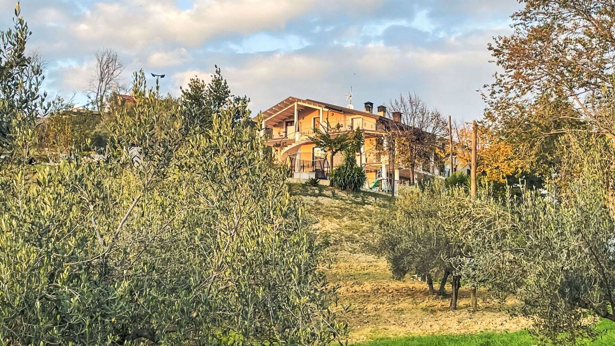 Paglieta Apartment | Cosy apartment with WIFI, A/C, TV, terrace, pets allowed, panoramic view and parking