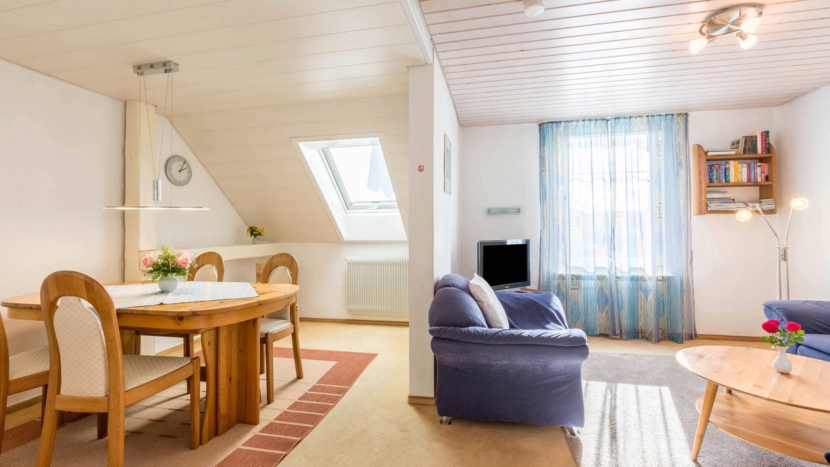 Ohningen Apartment | Cosy Apartment “Zum Seeblick” Close to Lake with Mountain View, Wi-Fi & Garden