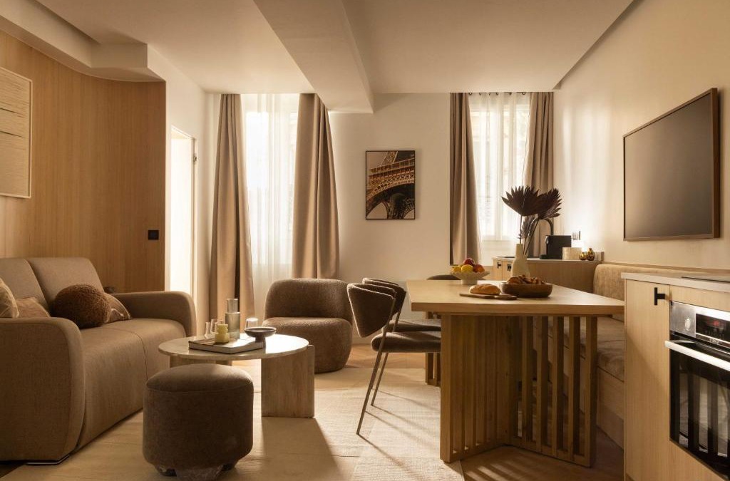 10th Arrondissement Apartment | Cosy apat with AC -3BR- 8P- Canal Saint-Martin