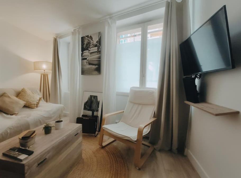 Charenton-le-Pont Apartment | Cosy Appartement 4P proche 12eme/Vincennes