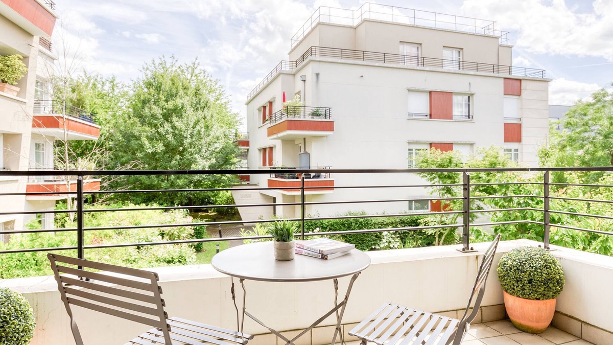 Montevrain Apartment | Cosy Appt with Terrace 5 min. DISNEYLAND