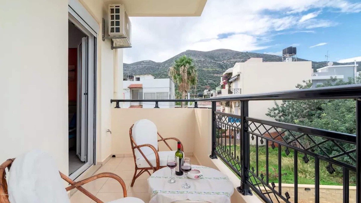 Stalida Apartment | Cosy apt, stunning mountain view, 5 min to the beach