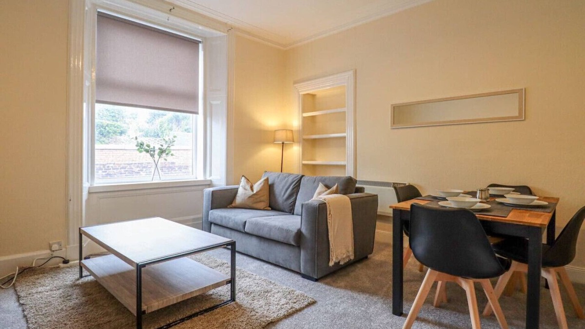 Ardrossan Apartment | Cosy Ardrossan Apartment