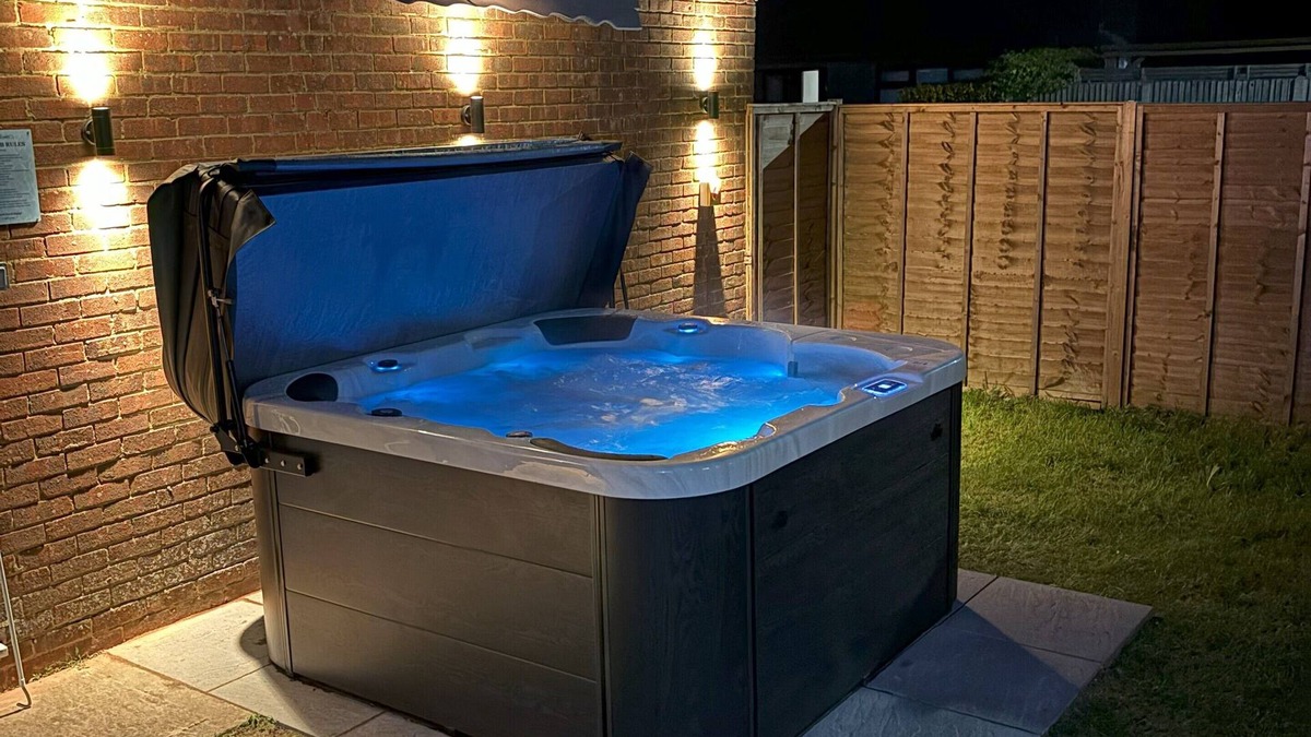 Broadstairs House | Cosy bungalow | Hot Tub | Private Parking