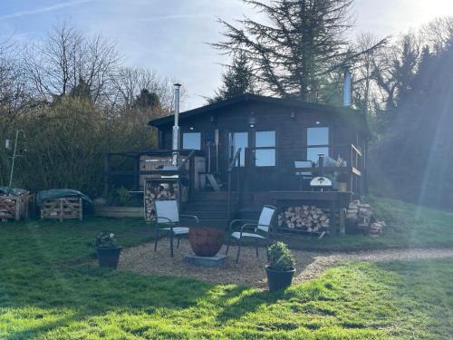 West Meon House | Cosy cabin in Annie’s meadow
