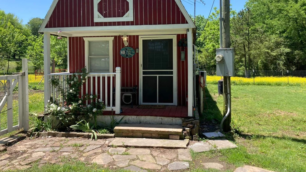 Paris Cabin | Cosy cabin in Paris, Arkansas, a short drive from Magazine mountain