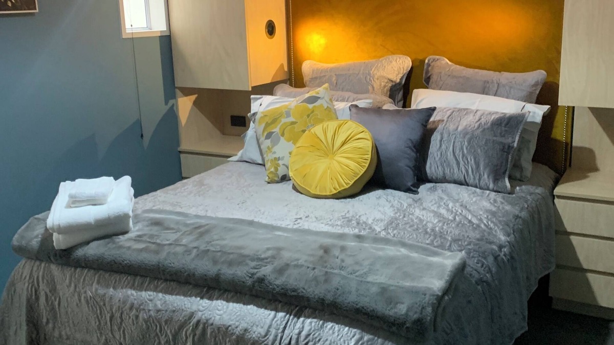Dunedin City Centre Apartment | Cosy Central City ApartmentnLocated in a Heritage Building