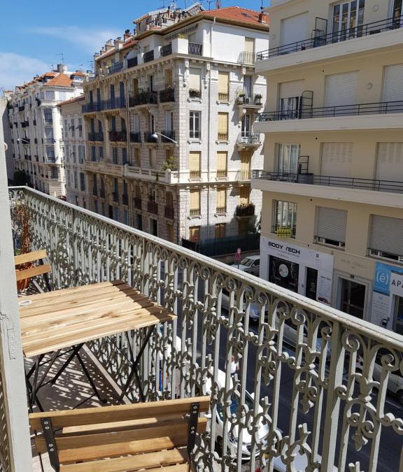 Thiers Apartment | Cosy central studio Nice Rossini large balcony