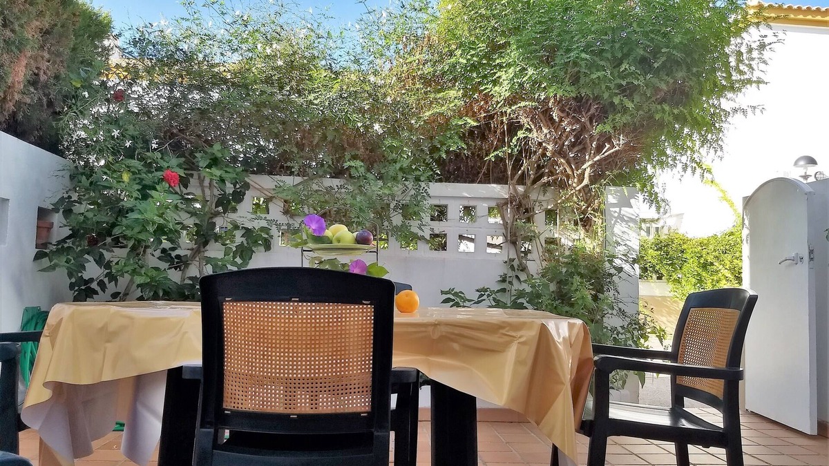 Isla Cristina House | Cosy chalet near the beach, garden, parking, WiFi, satellite TV, airco