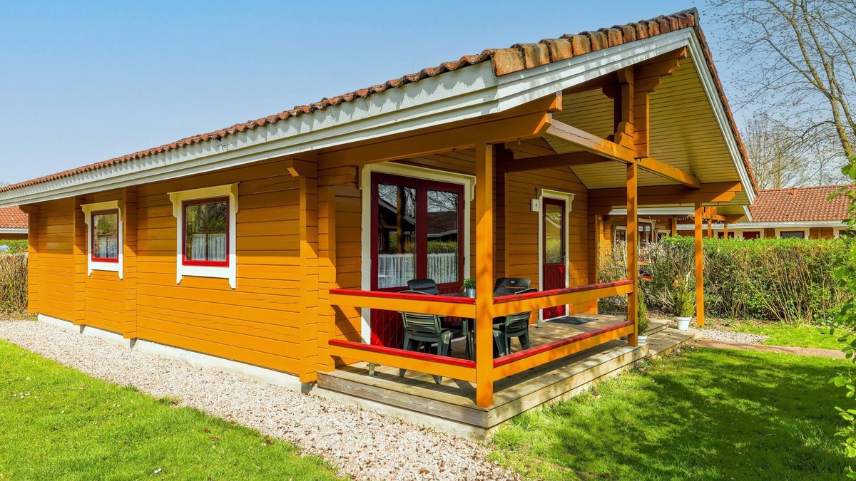 Gramsbergen Ski Chalet | Cosy chalet on versatile holiday park