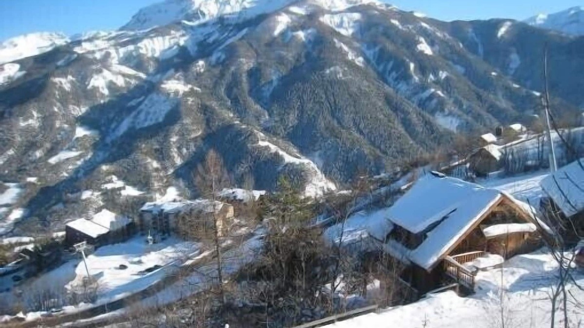 Pra Loup Ski Chalet | Cosy chalet with terrace 2 minutes from the ski lifts