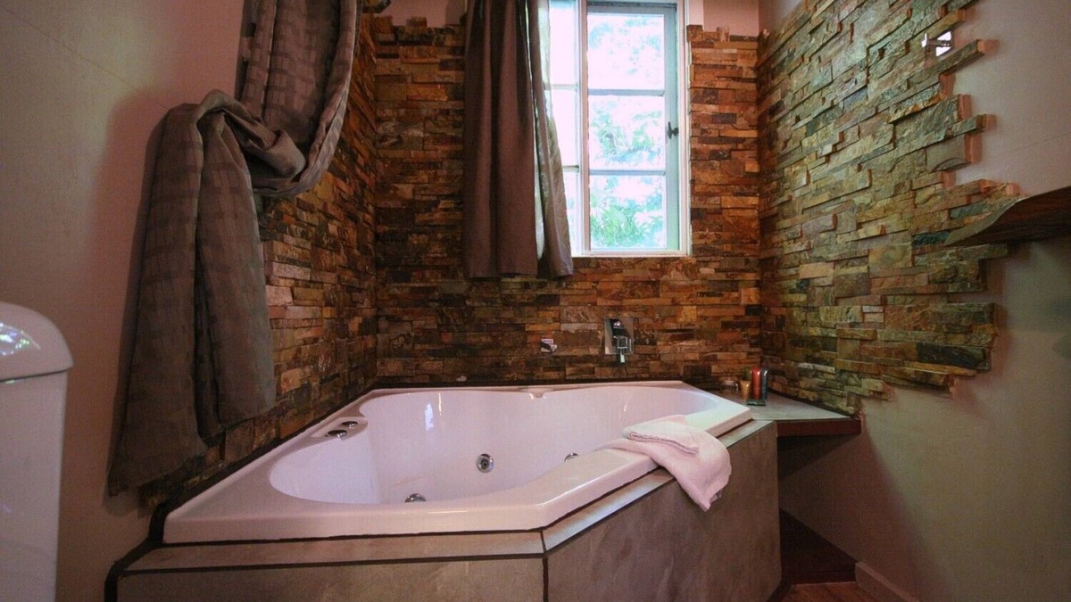 Sassafras House | Cosy Charmed Cabin in Sassafras
