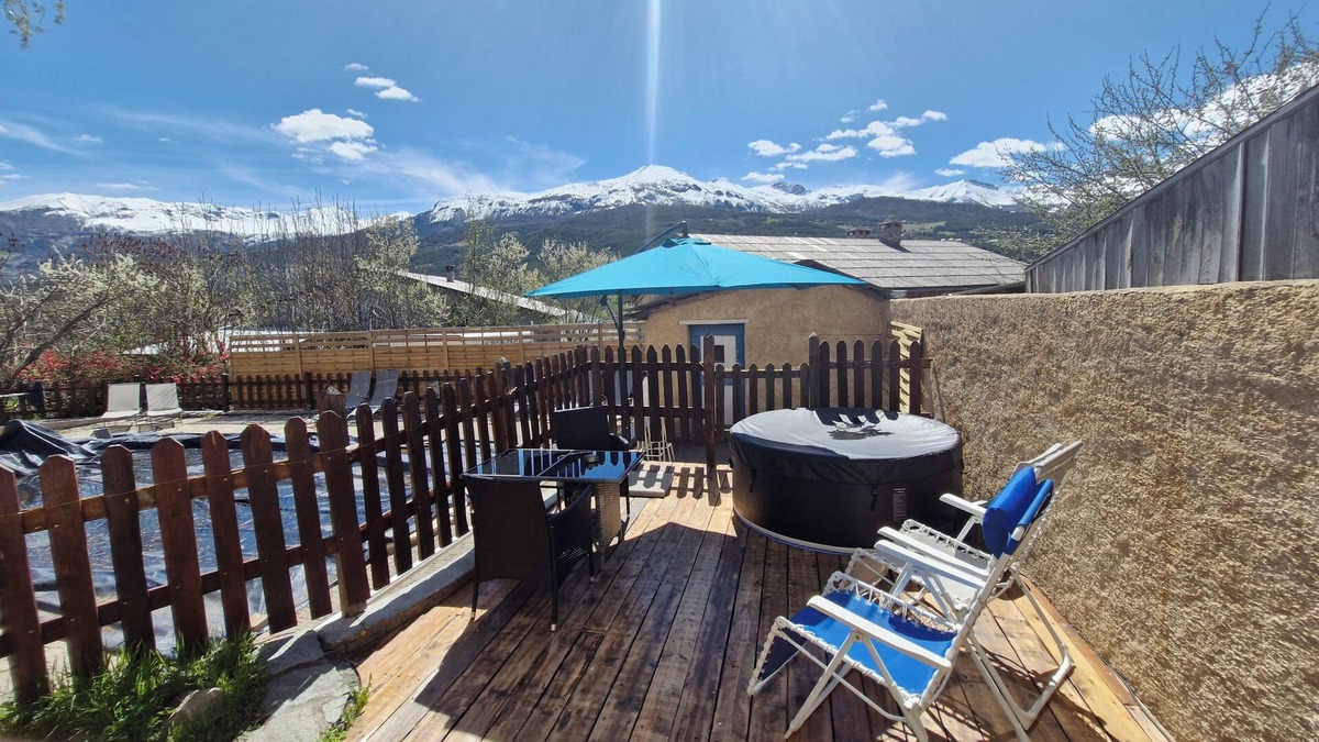 Faucon-de-Barcelonnette House | Cosy cottage with private spa and heated pool
