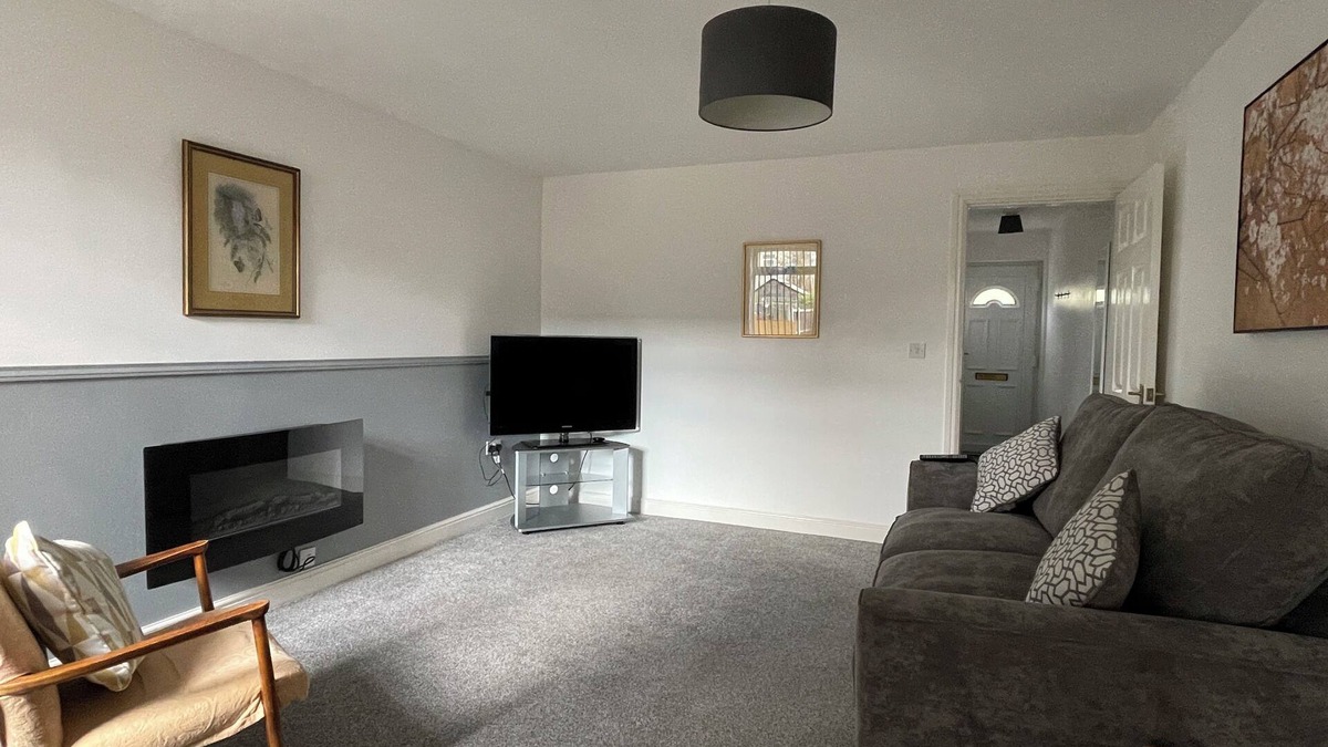 Worksop Apartment | Cosy & Comfortable Apt W/parking
