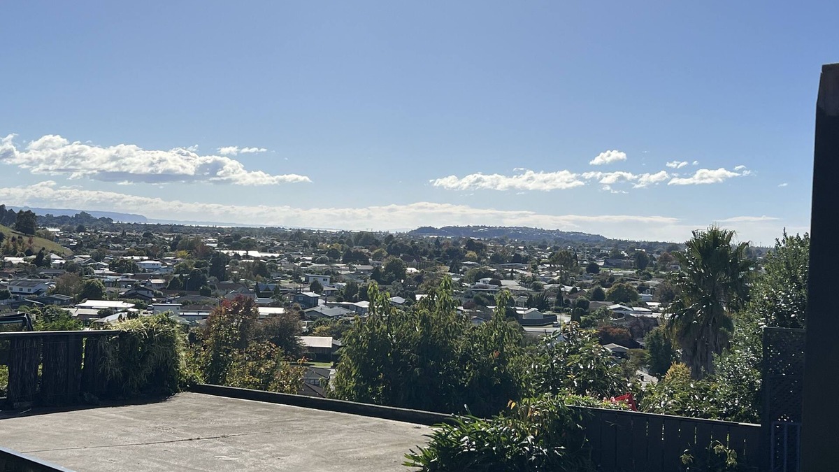 Taradale Apartment | Cosy comfortable unit with city views
