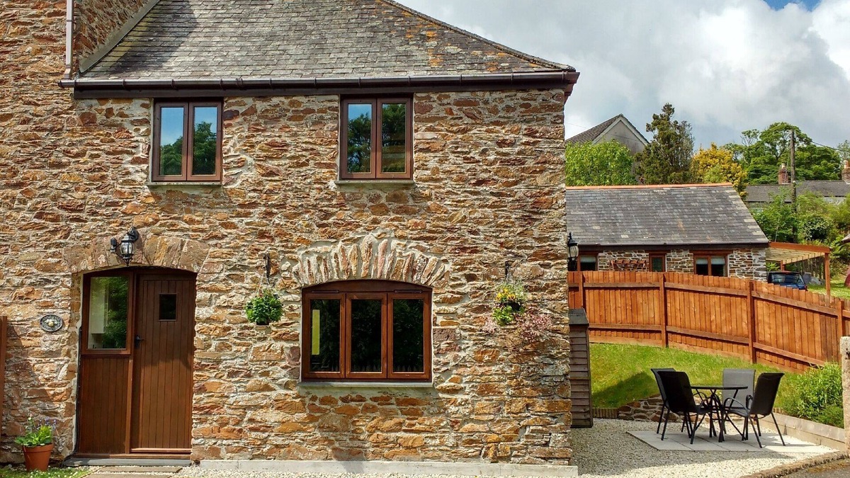 Sheviock Cottage | Cosy Converted Barn Cottage in Peaceful Rural Wooded Setting, Close to the Coast