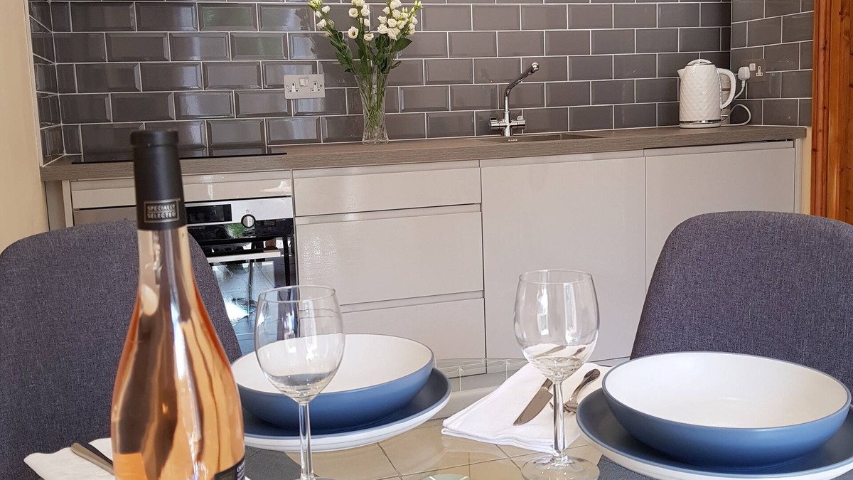 Moreton-in-Marsh Cottage | *Cosy Cotswold Retreat* - Owl's Roost, Moreton in Marsh, Heart of the Cotswolds