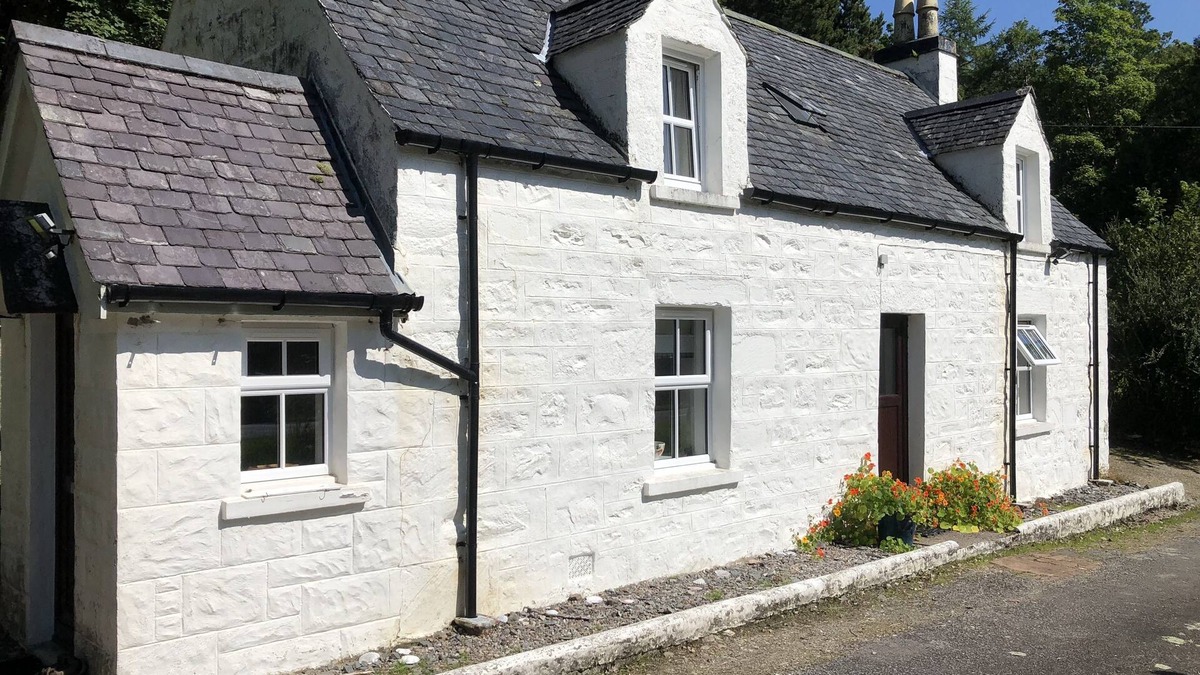Kyle House | Cosy cottage, ideally located for exploring Skye and Lochalsh