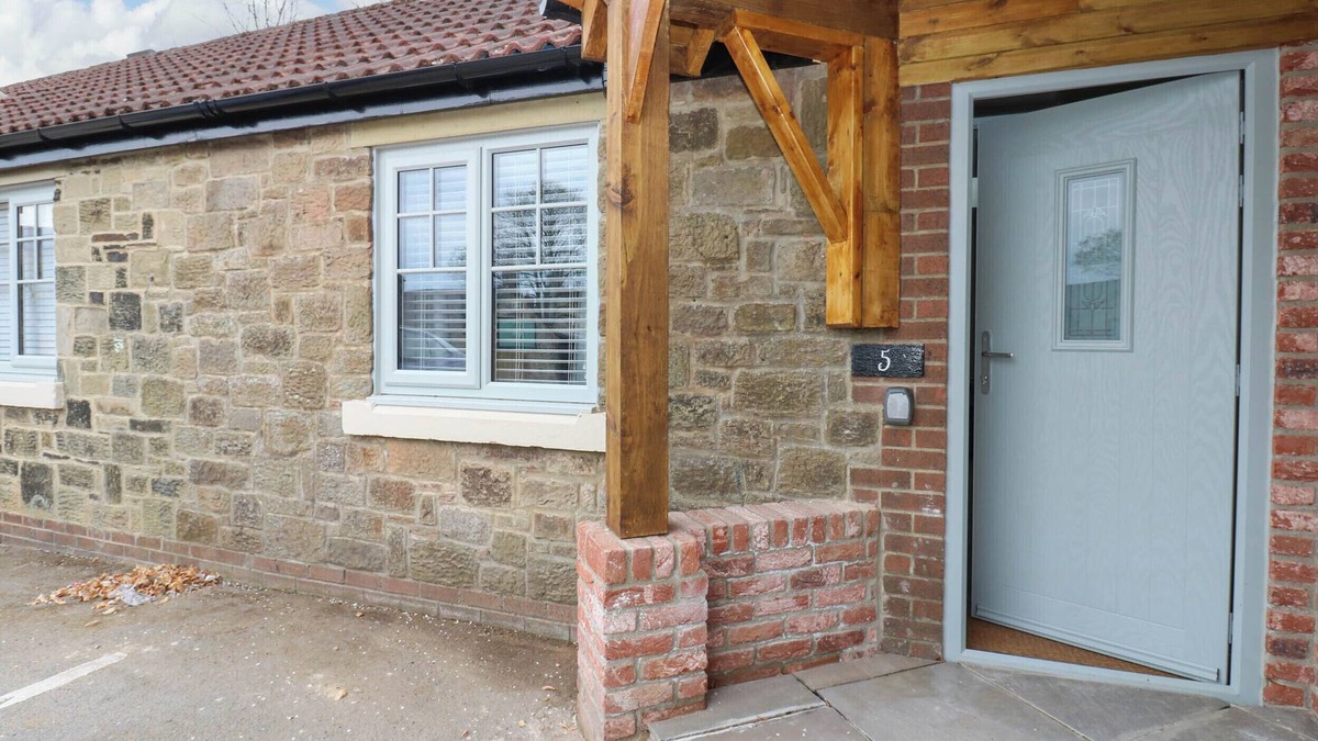Durham Cottage | COSY COTTAGE 5, pet friendly in Brandon, County Durham