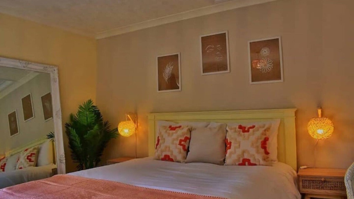 Briston Cottage | Cosy Cottage, dog friendly with wood burner in North Norfolk