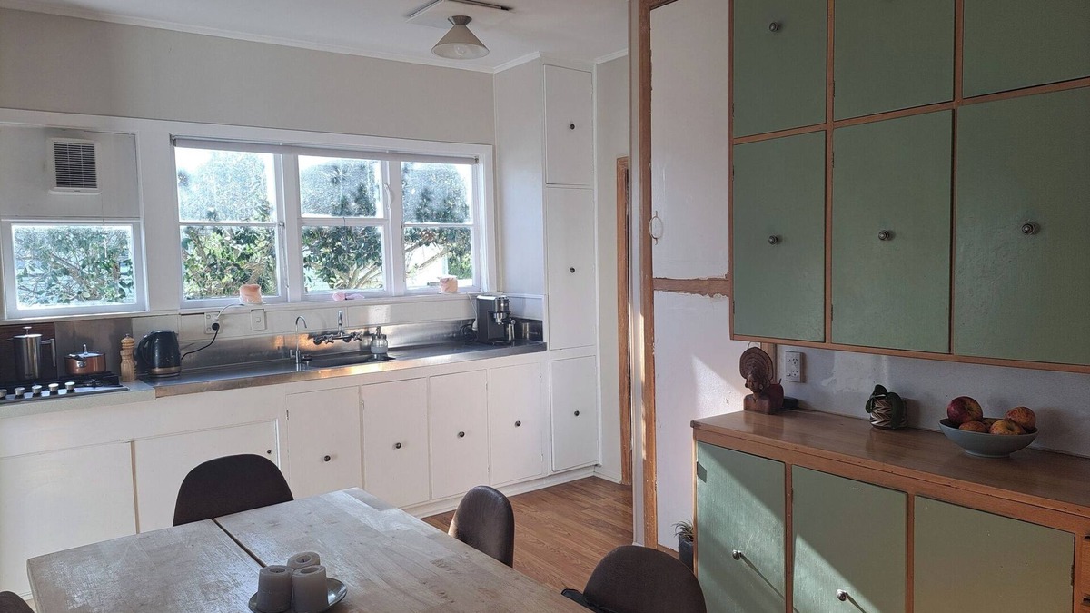 Gisborne House | Cosy Cottage Gisborne nAVAILABLE FOR RHYTHM AND VINES!